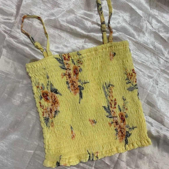 Two piece lemon yellow crop top
Can be styled in so many ways♥️ - Picture 4 of 6